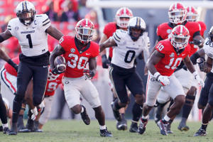 Daejun Edwards (30) during the second half against Vanderbilt at Sanford Stadium in Athens, Georgia.