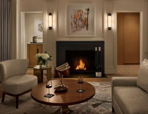 Suite with fireplace in Newbury, Boston.