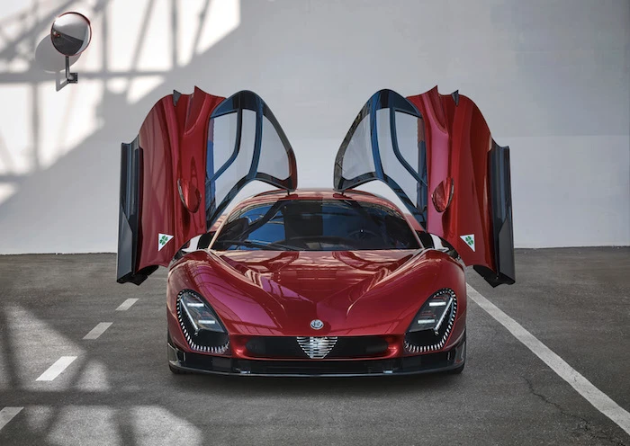 Alfa Romeo 33 Stradale supercar unveiled