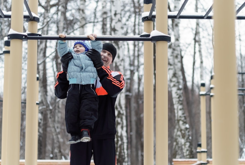 How Basketball Players Use Door Pull-Up Bars For Body Muscles