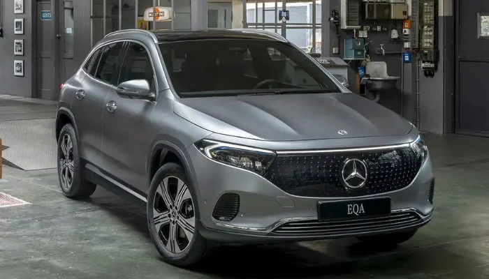 Mercedes EQA SUV facelift revealed