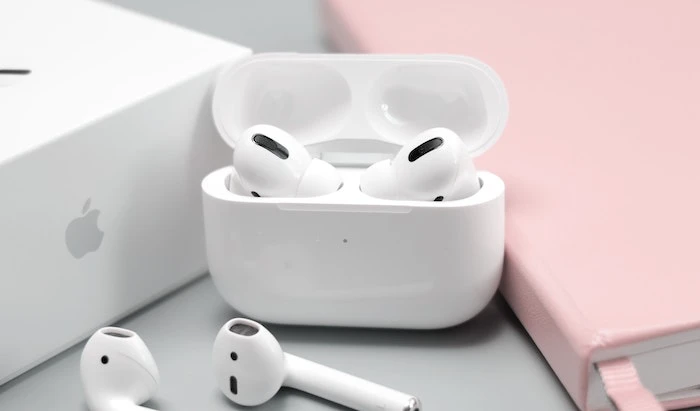 difference between AirPods and AirPods Pro