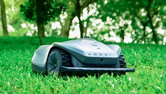 Neomow X LiDAR SLAM equipped robot lawnmower