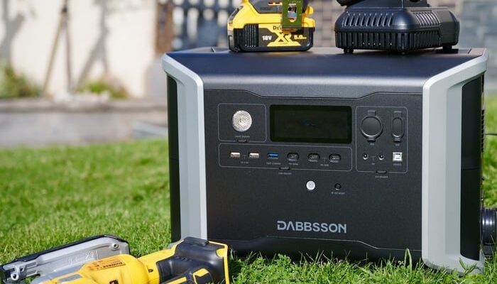 Dabbsson DBS2300 portable power station 2,200W, 2,330Wh