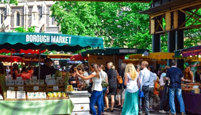 The Best Accessories for Your First Time Selling at a Farmer’s Market