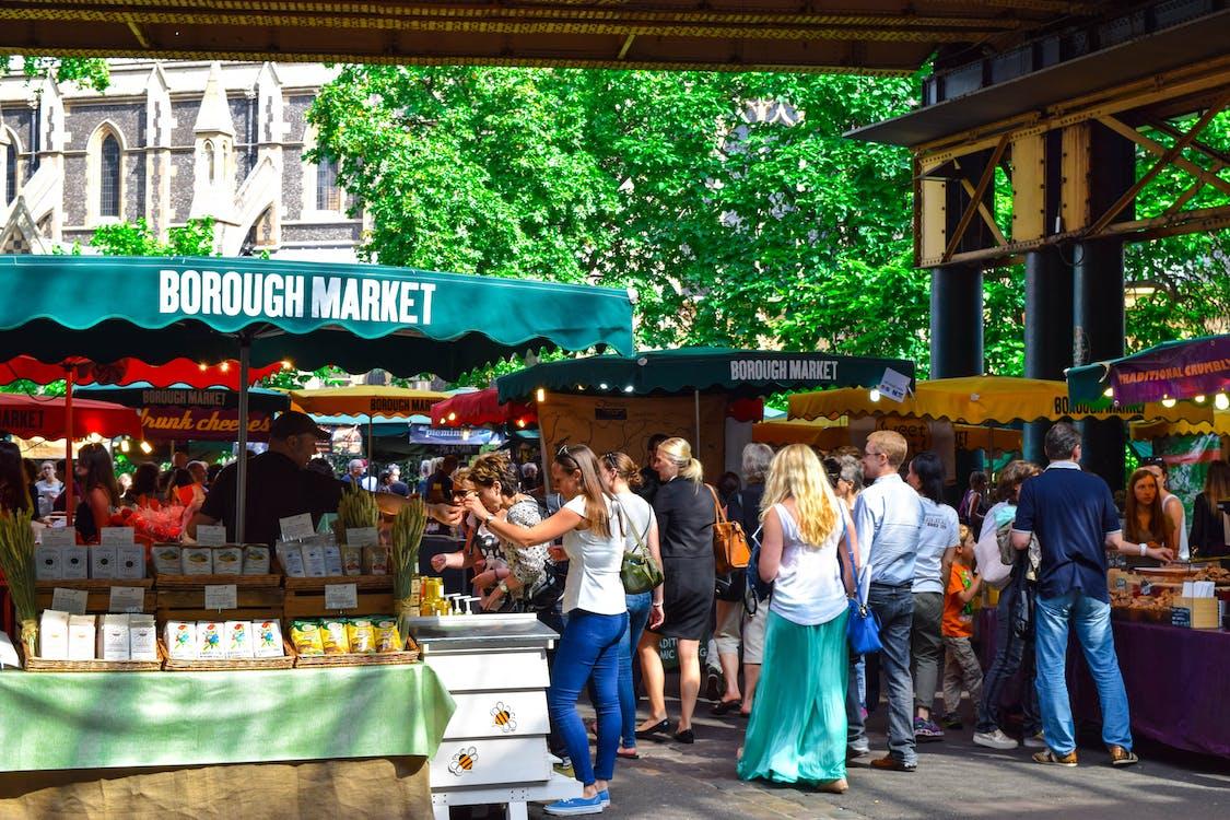 The Best Accessories for Your First Time Selling at a Farmer’s Market