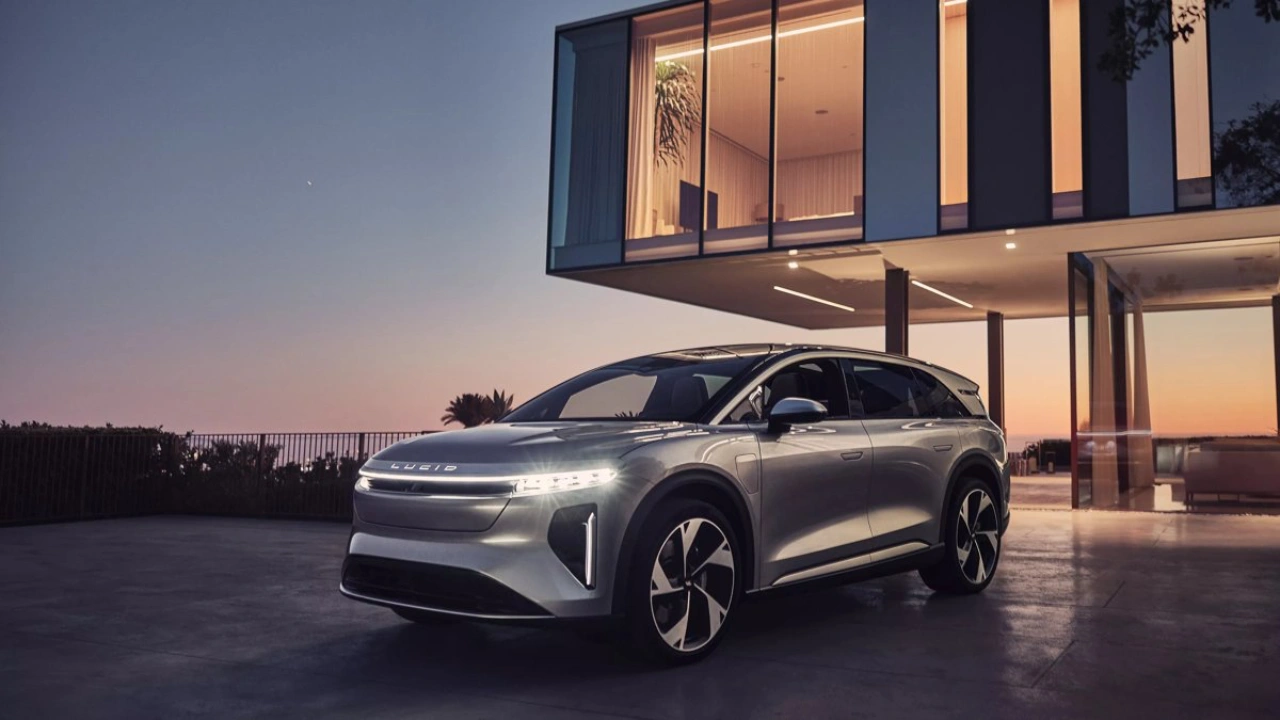 New Lucid Gravity Electric SUV unveiled