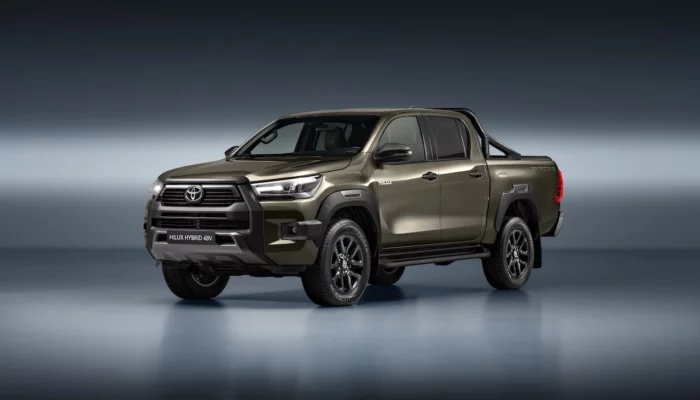 Toyota Hilux Hybrid 48V unveiled