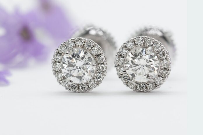 Unlocking the Psychological Impact of Wearing Diamond Earrings